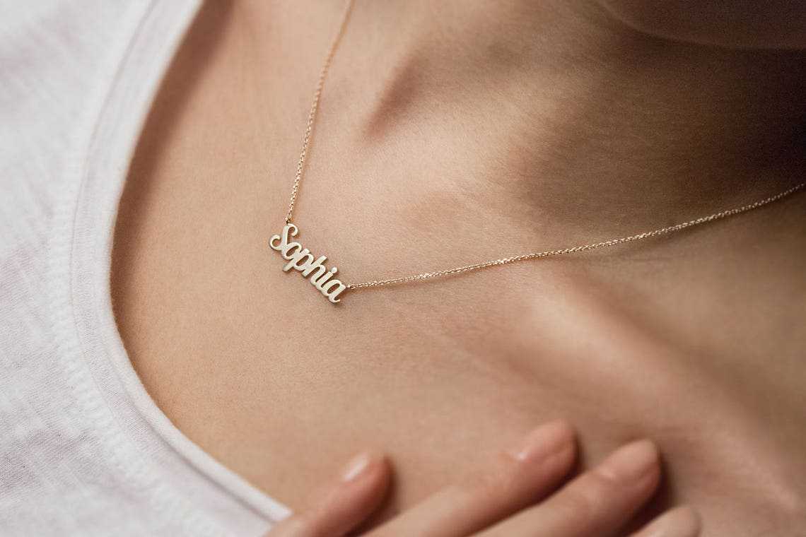 18 karat Yellow Gold Name Necklace - Self